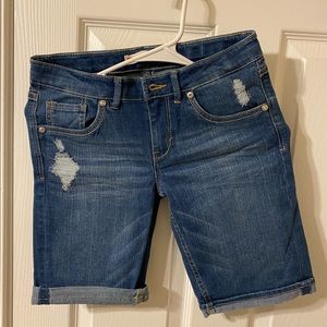 Levi’s Girls size 14 reg Bermuda shorts